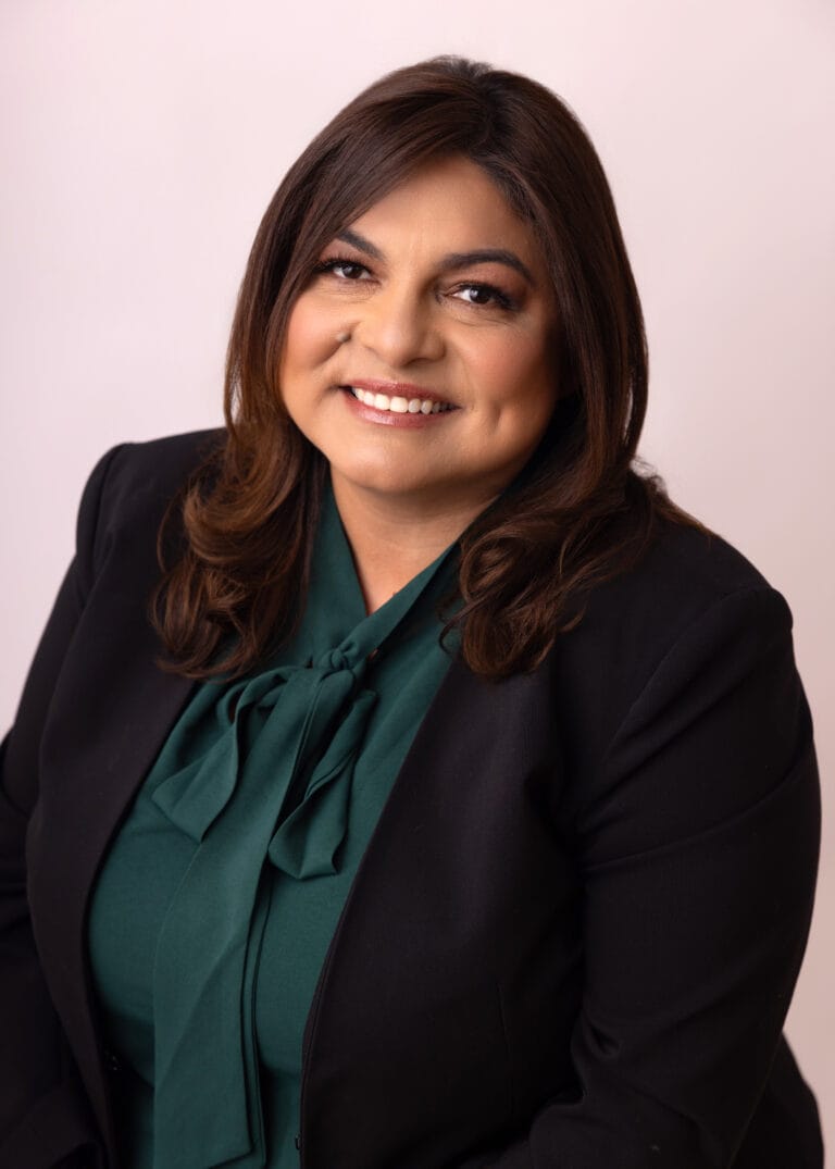 headshot edith 768x1075