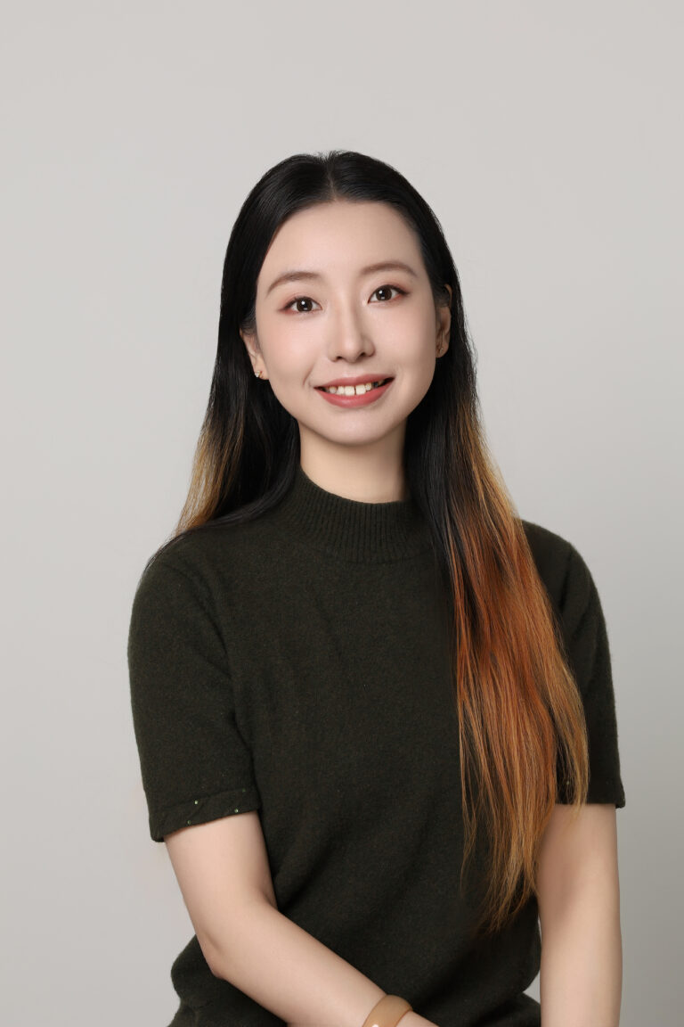 65005x女士形象照Z219格子西装原图 768x1152