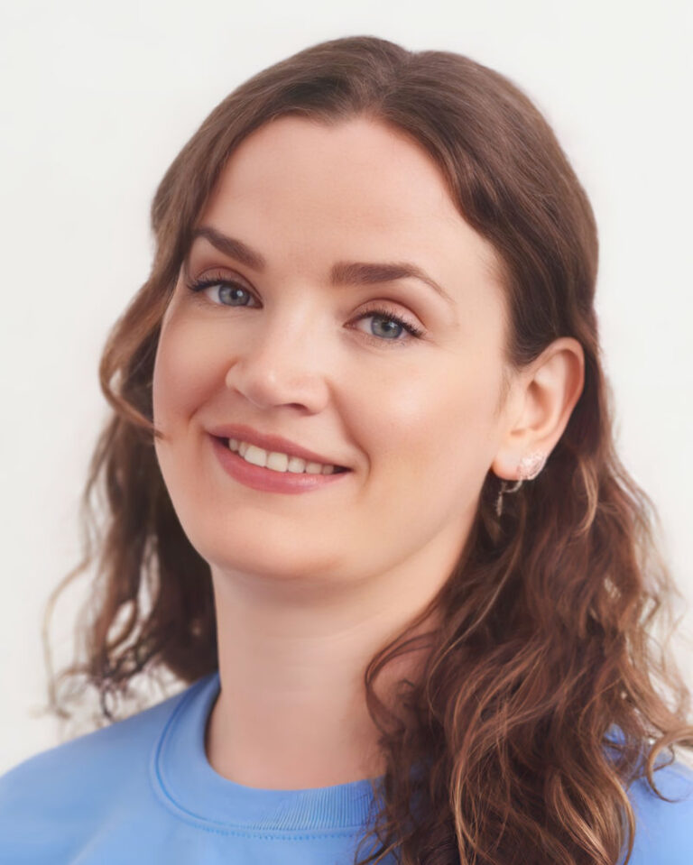 rowena kelly 2502 768x959